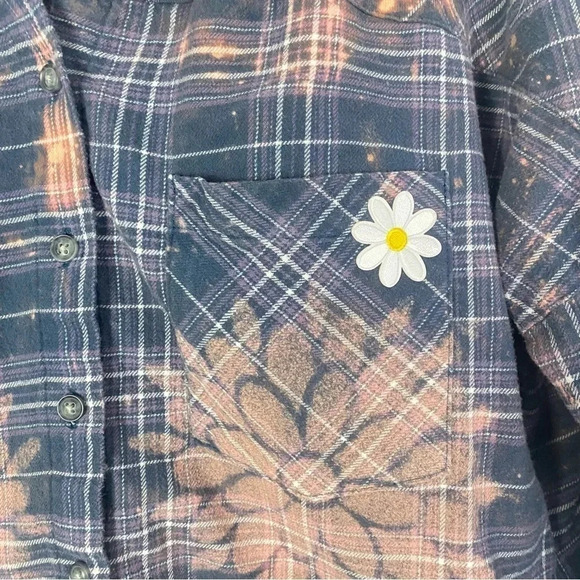 Boho Flannel Shirt Womens Small XS Cropped Reworked Floral Bleached Plaid Blue - Picture 4 of 12